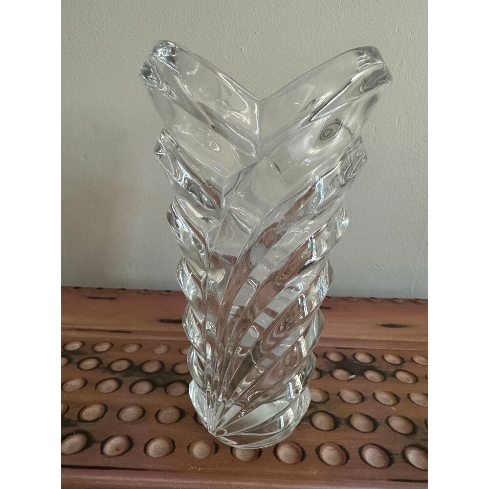 Mikasa Wyndham Crystal Vase Heavy Cut Glass V Shaped Vase Clear Elegant Decor